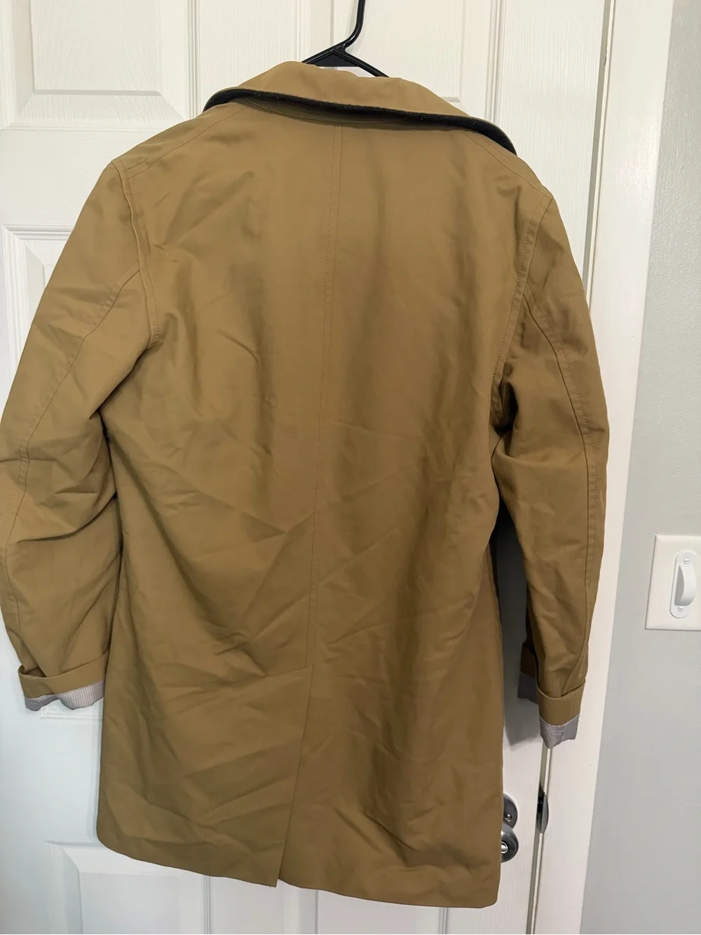 Banana Republic Men's Tan Trench Coat
